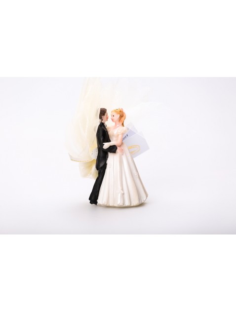 koppel met tulle en kaart trouwbedankje